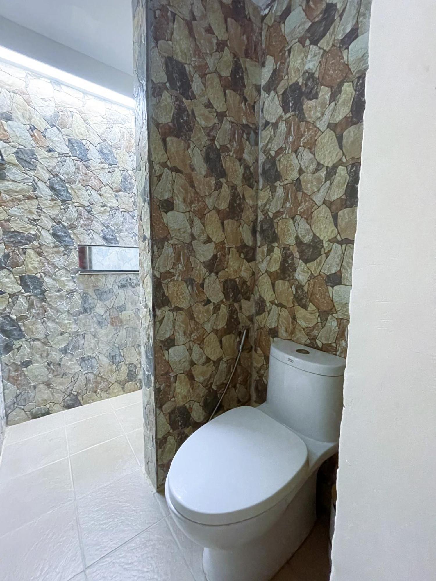 Montani Beach Resort Puerto Galera Powered By Cocotel Exteriör bild