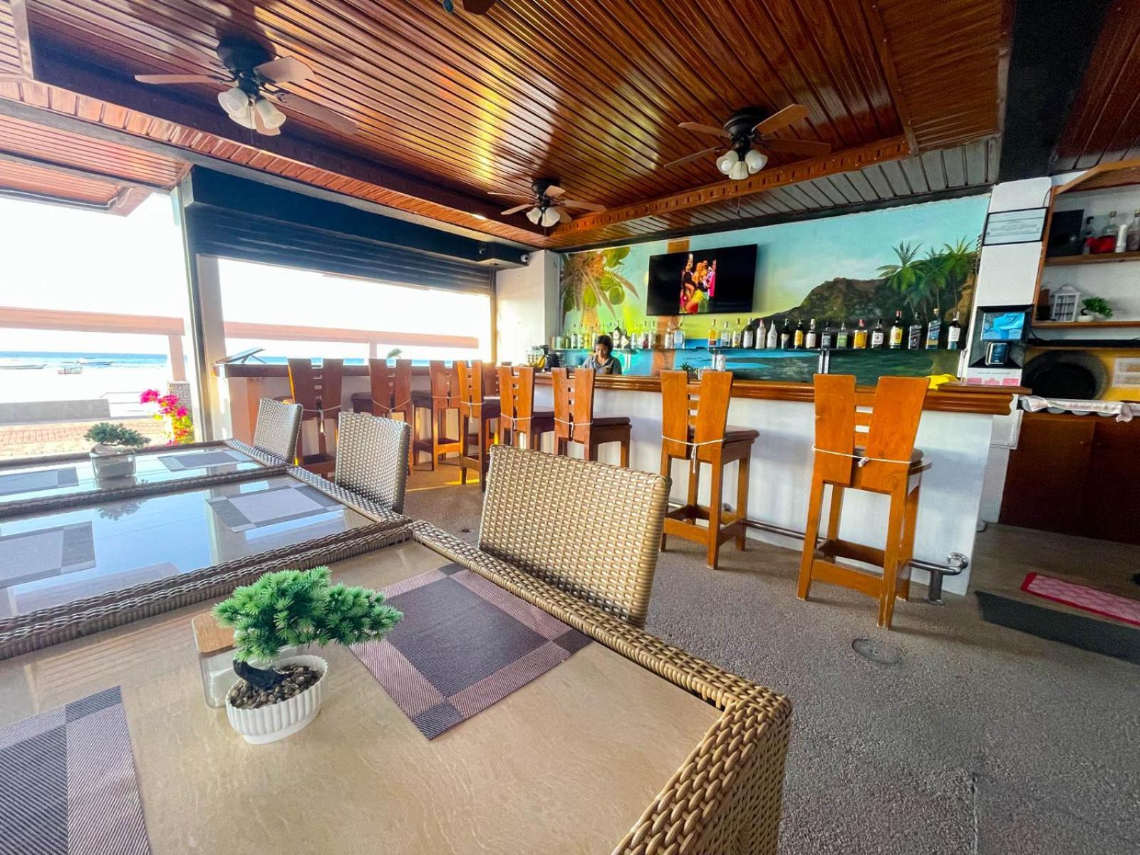 Montani Beach Resort Puerto Galera Powered By Cocotel Exteriör bild