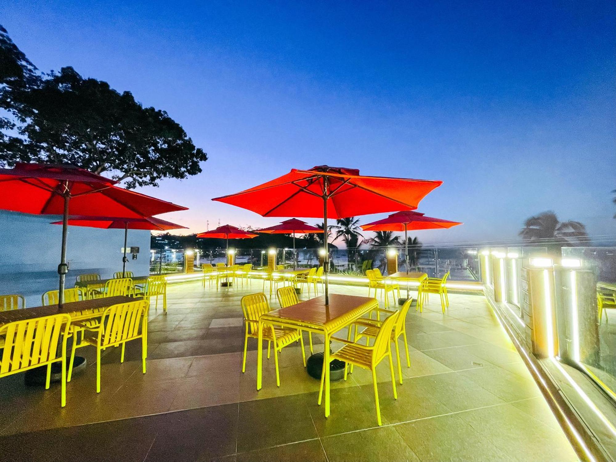 Montani Beach Resort Puerto Galera Powered By Cocotel Exteriör bild